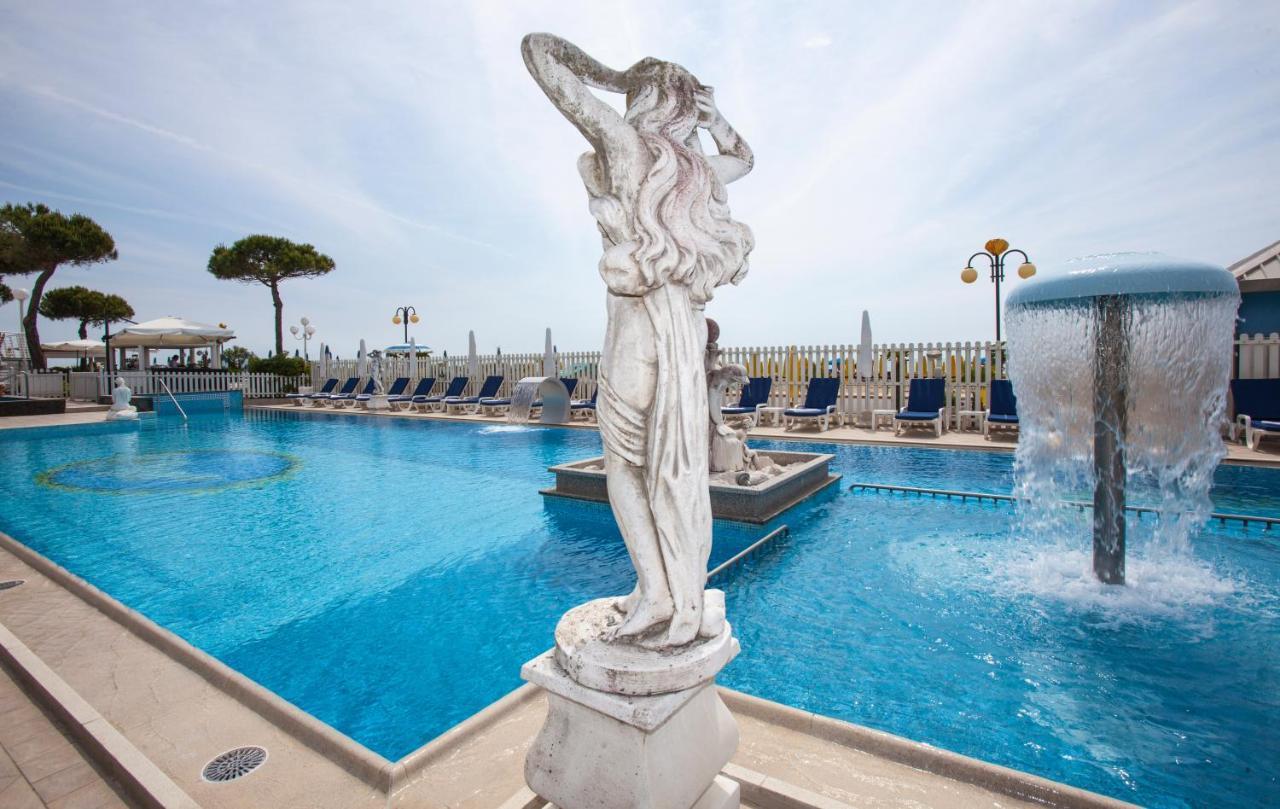 Hotel Carlton Lido di Jesolo Buitenkant foto