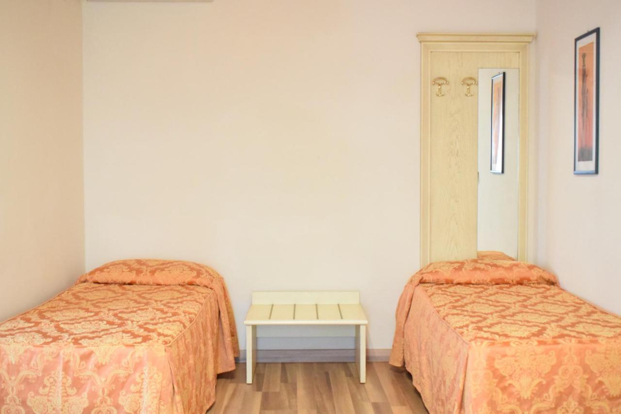 Hotel Carlton Lido di Jesolo Buitenkant foto