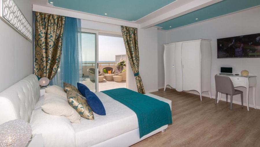 Hotel Carlton Lido di Jesolo Buitenkant foto